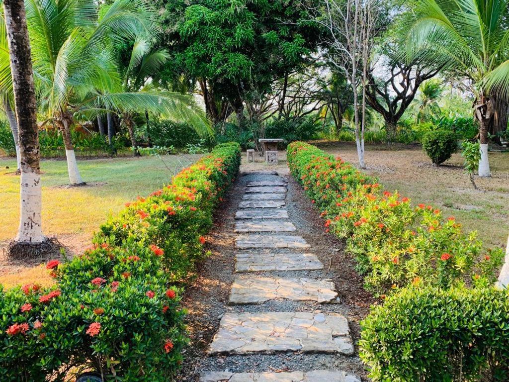 Getaways At Pueblo Real Hotel Quepos Exterior photo